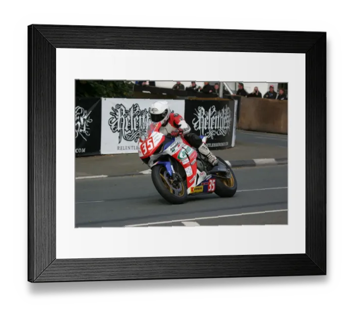 Framed Print : Stefano Bonetti (Honda) 2009 Superstock TT Framed Print : Stefano Bonetti (Honda) 2009 Superstock TT