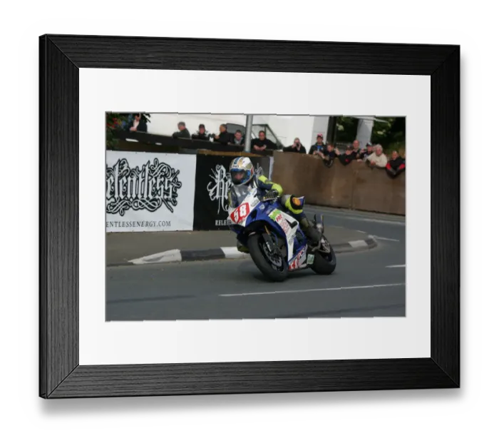 Framed Print : John Crellin (Suzuki) 2009 Superstock TT Framed Print : John Crellin (Suzuki) 2009 Superstock TT