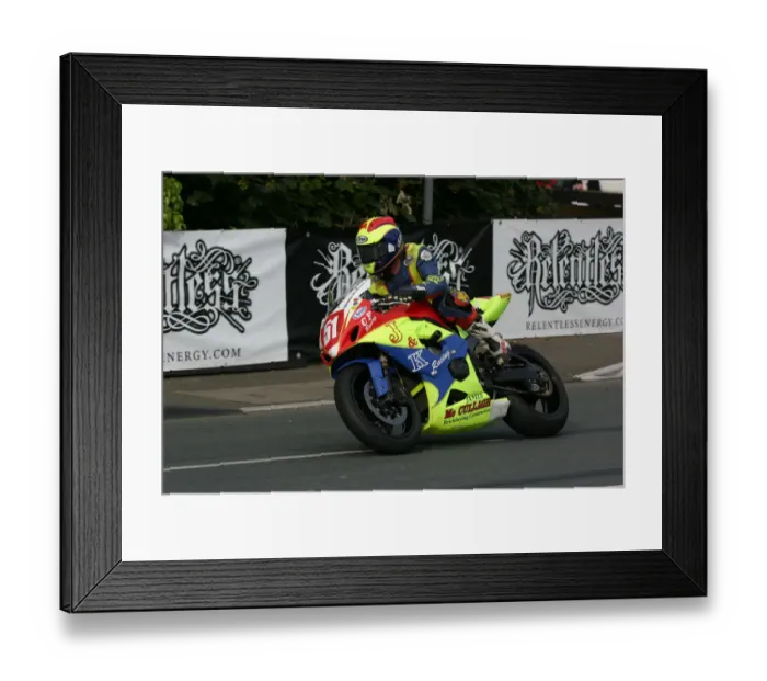 Framed Print : James McCullagh (Suzuki) 2009 Superstock TT Framed Print : James McCullagh (Suzuki) 2009 Superstock TT