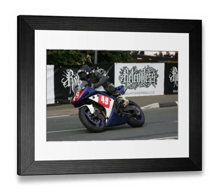 Framed Print : Micky Fitzpatrick (Yamaha) 2009 Superstock TT