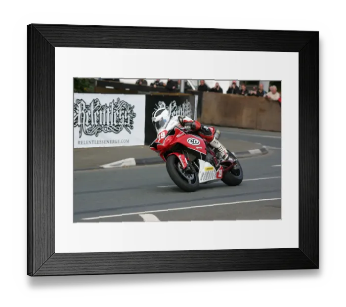 Framed Print : William Dunlop (Yamaha) 2009 Superstock TT Framed Print : William Dunlop (Yamaha) 2009 Superstock TT
