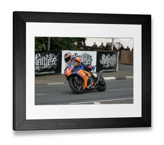 Framed Print : Stephen Oates (Suzuki) 2009 Superstock TT Framed Print : Stephen Oates (Suzuki) 2009 Superstock TT