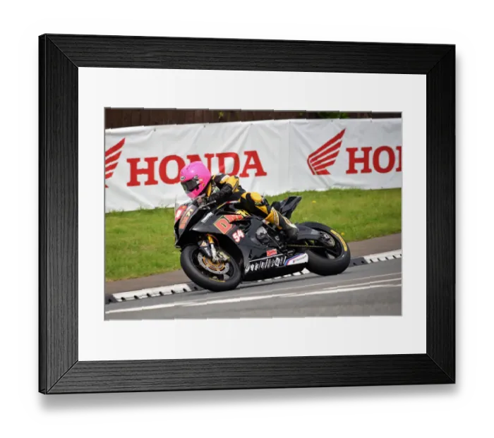 Framed Print : Davy Morgan (BMW) 2019 Senior TT Framed Print : Davy Morgan (BMW) 2019 Senior TT