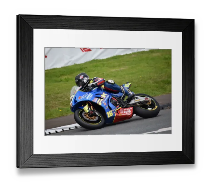 Framed Print : Derek Sheils (Suzuki) 2019 Senior TT