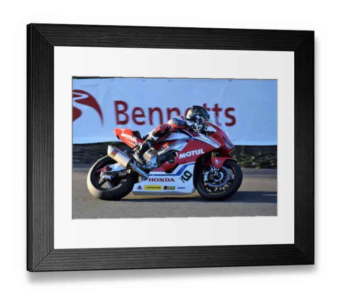 Framed Print : Dave Johnson (Honda) 2019 Senior TT Framed Print : Dave Johnson (Honda) 2019 Senior TT