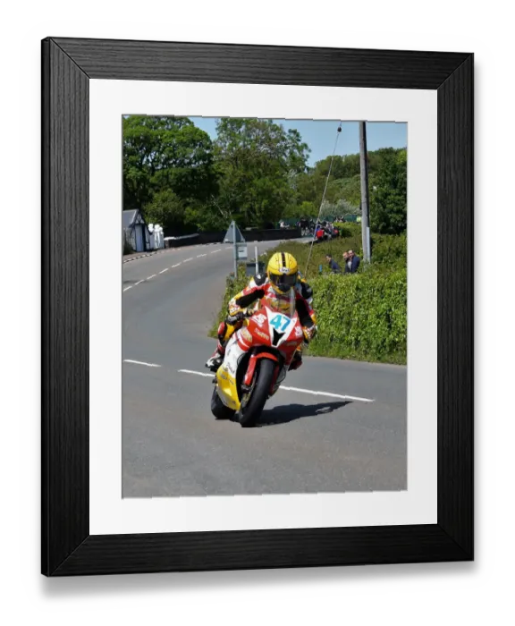 Framed Print : Dave Moffitt (Kawasaki) 2019 Lightweight TT Framed Print : Dave Moffitt (Kawasaki) 2019 Lightweight TT