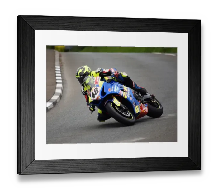 Framed Print : Tom Weedon (Suzuki) 2019 Senior TT Framed Print : Tom Weedon (Suzuki) 2019 Senior TT