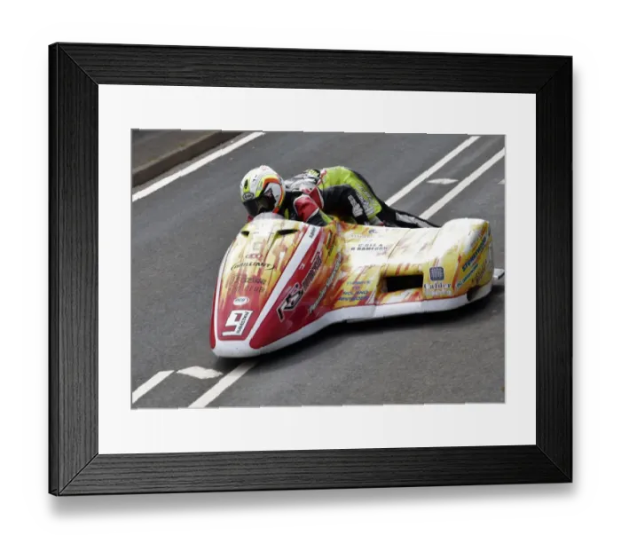 Framed Print : Steve Ramsden & Matty Ramsden (LCR) 2019 Sidecar TT Framed Print : Steve Ramsden & Matty Ramsden (LCR) 2019 Sidecar TT