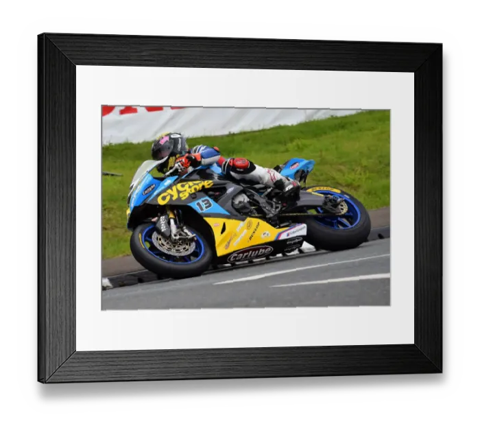 Framed Print : Sam West (BMW) 2019 Senior TT Framed Print : Sam West (BMW) 2019 Senior TT