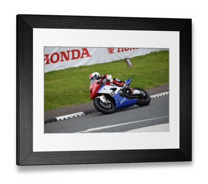 Framed Print : Richard Wilson (BMW) 2019 Senior TT Framed Print : Richard Wilson (BMW) 2019 Senior TT