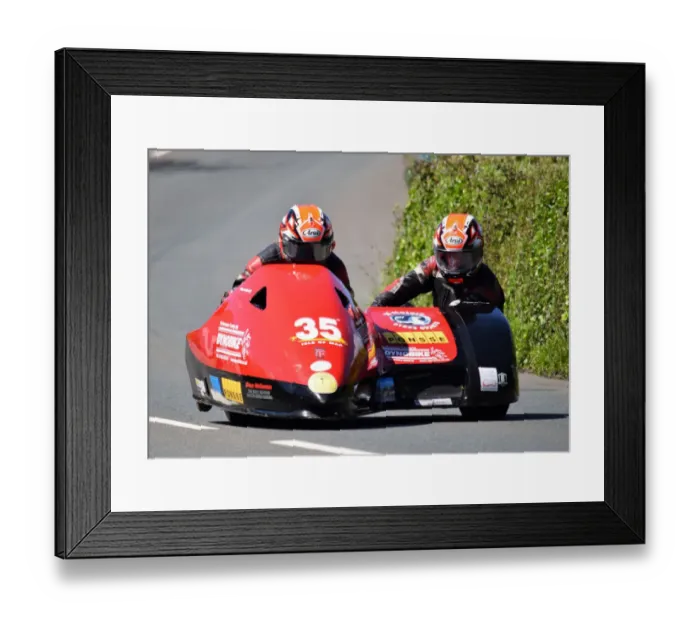 Framed Print : Nicholas Dukes & William Moralee (Honda) 2019 Sidecar TT Framed Print : Nicholas Dukes & William Moralee (Honda) 2019 Sidecar TT