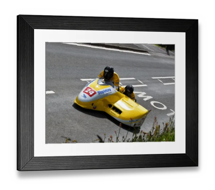 Framed Print : John Saunders & James Saunders (Shelbourne) 2019 Sidecar TT Framed Print : John Saunders & James Saunders (Shelbourne) 2019 Sidecar TT
