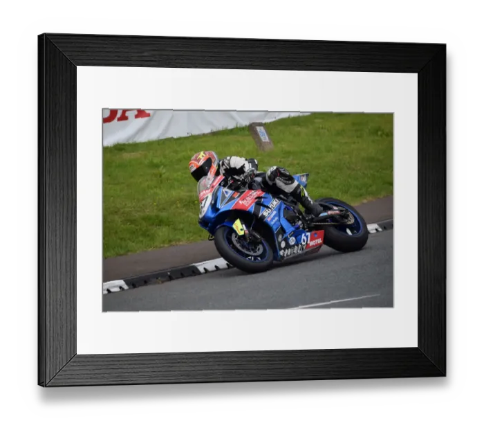 Framed Print : Jay Lawrence (Suzuki) 2019 Senior TT Framed Print : Jay Lawrence (Suzuki) 2019 Senior TT