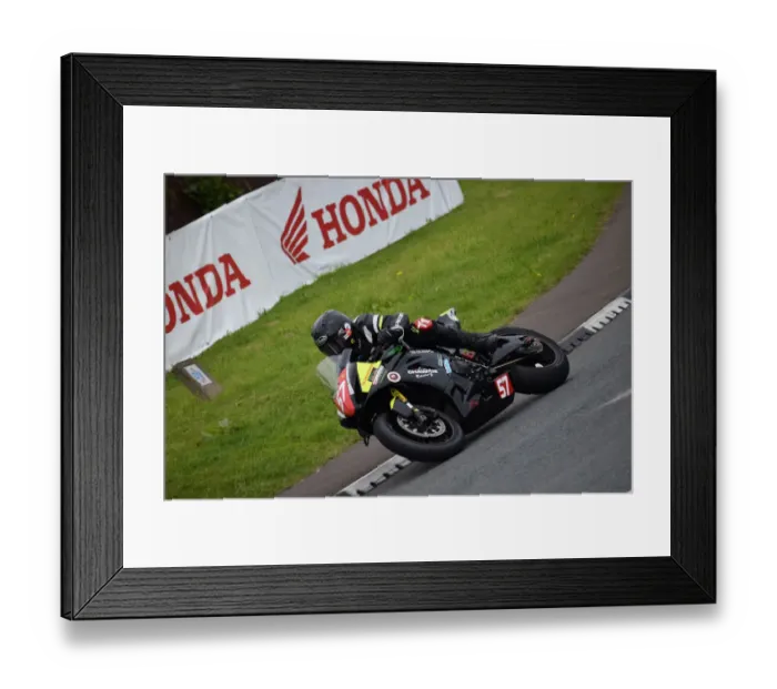 Framed Print : James Chawke (Suzuki) 2019 Senior TT Framed Print : James Chawke (Suzuki) 2019 Senior TT