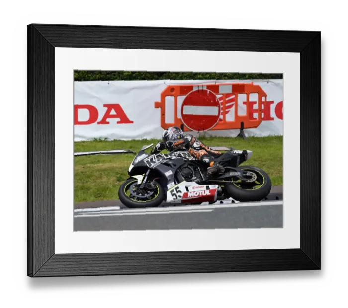 Framed Print : Michael Russell (Suzuki) 2019 Senior TT Framed Print : Michael Russell (Suzuki) 2019 Senior TT