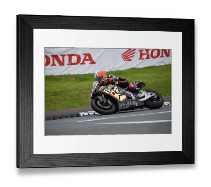 Framed Print : Michael Rutter (BMW) 2019 Senior TT Framed Print : Michael Rutter (BMW) 2019 Senior TT