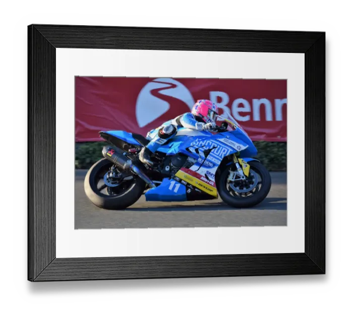 Framed Print : Lee Johnston (BMW) 2019 Superstock TT Framed Print : Lee Johnston (BMW) 2019 Superstock TT