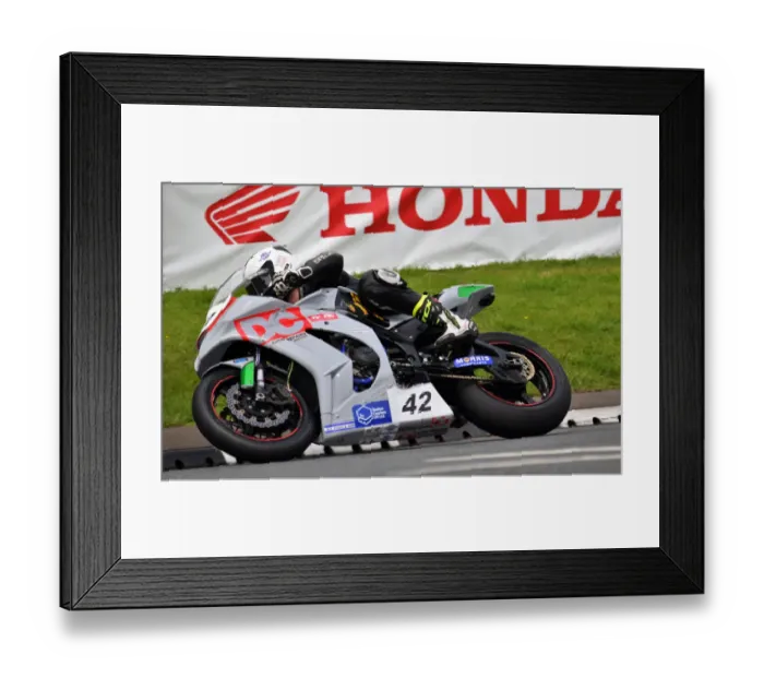 Framed Print : Barry Furber (Kawasaki) 2019 Senior TT Framed Print : Barry Furber (Kawasaki) 2019 Senior TT