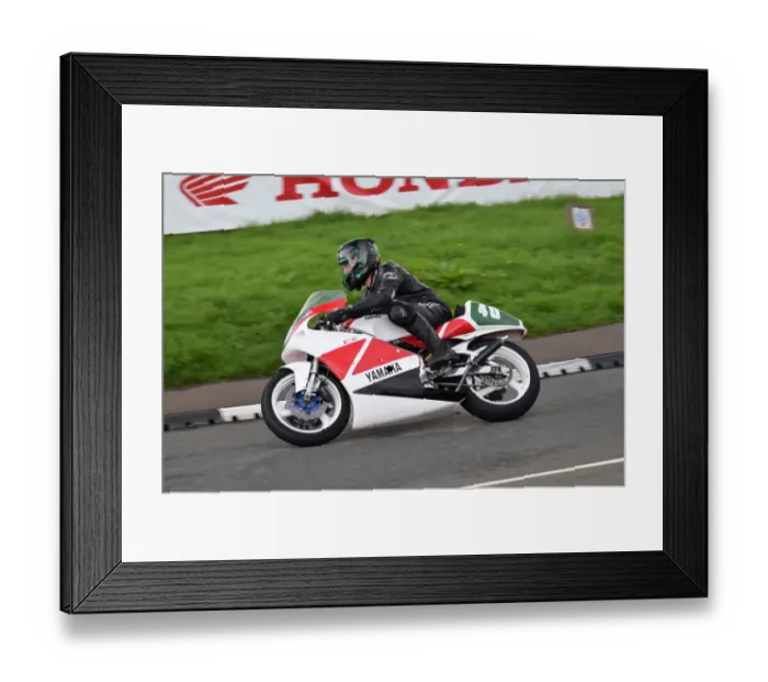 Framed Print : Neal Champion (Yamaha) 2018 Lightweight Classic TT