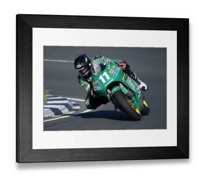 Framed Print : Joey Thompson (Yamaha) 2018 Lightweight Classic TT Framed Print : Joey Thompson (Yamaha) 2018 Lightweight Classic TT