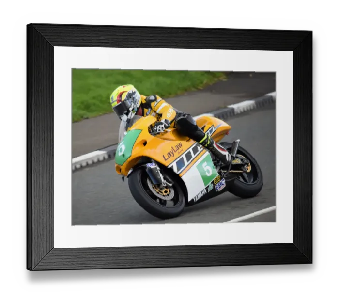 Framed Print : Ian Lougher (Yamaha) 2018 Lightweight Classic TT Framed Print : Ian Lougher (Yamaha) 2018 Lightweight Classic TT