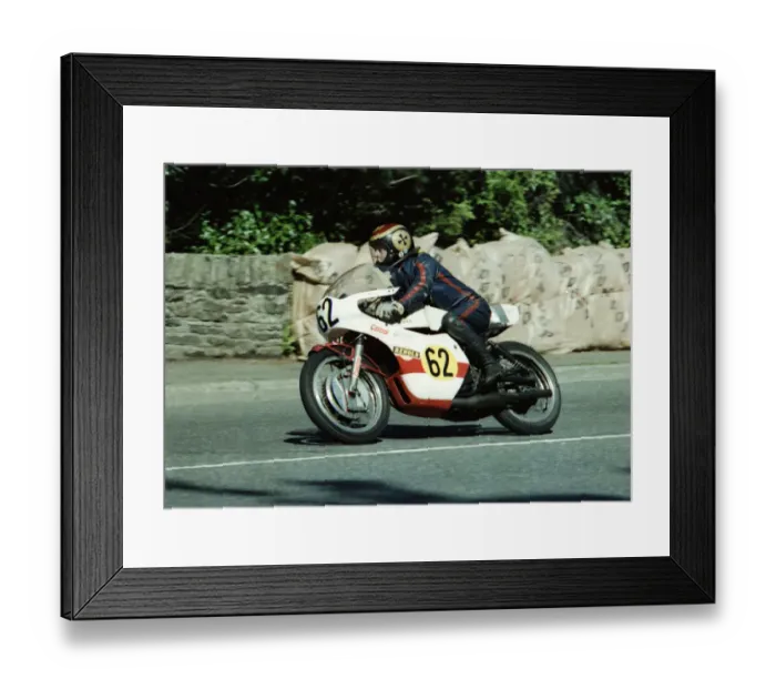 Framed Print : Rob Vine (Yamaha) 1978 Senior Manx Grand Prix