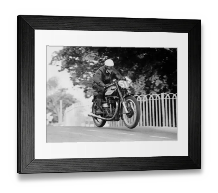 Framed Print : Len Parry (Norton) 1950 Senior TT Framed Print : Len Parry (Norton) 1950 Senior TT