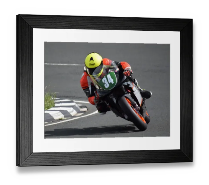 Framed Print : Adrian Morris (Yamaha) 2018 Lightweight Classic TT Framed Print : Adrian Morris (Yamaha) 2018 Lightweight Classic TT