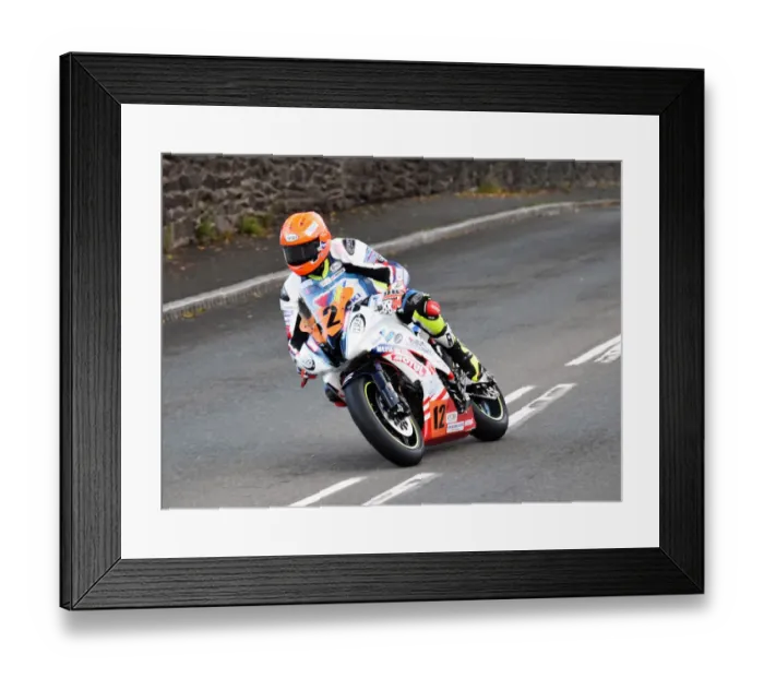 Framed Print : Rodger Wibberley (Suzuki) 2018 Lightweight Manx Grand Prix Framed Print : Rodger Wibberley (Suzuki) 2018 Lightweight Manx Grand Prix