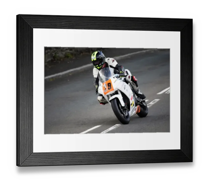 Framed Print : Renzo van der Donckt (Kawasaki) 2018 Lightweight Manx Grand Prix Framed Print : Renzo van der Donckt (Kawasaki) 2018 Lightweight Manx Grand Prix