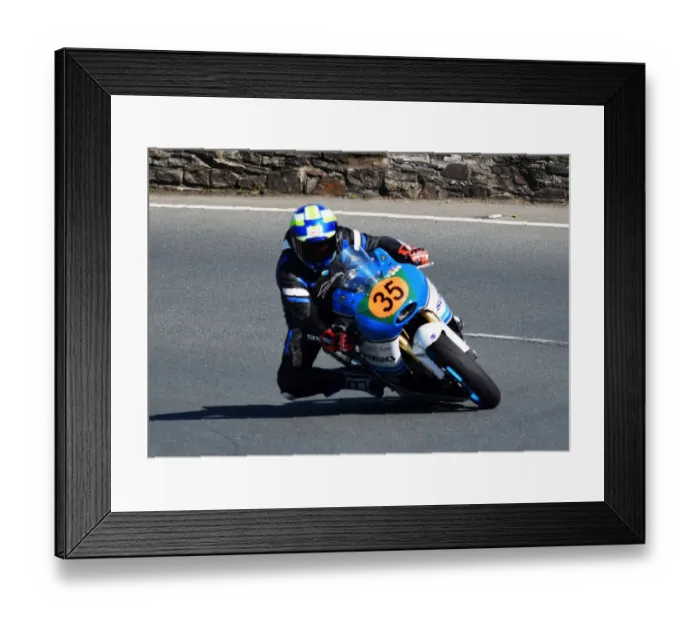Framed Print : Wayne Martin (Suzuki) 2018 Lightweight Manx Grand Prix Framed Print : Wayne Martin (Suzuki) 2018 Lightweight Manx Grand Prix