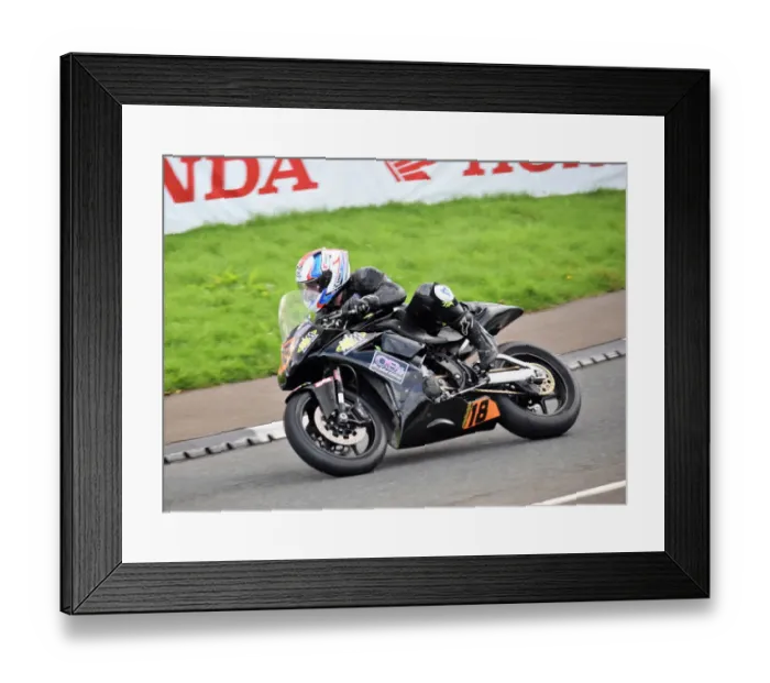 Framed Print : Dave Quine (Kawasaki) 2018 Lightweight Manx Grand Prix Framed Print : Dave Quine (Kawasaki) 2018 Lightweight Manx Grand Prix