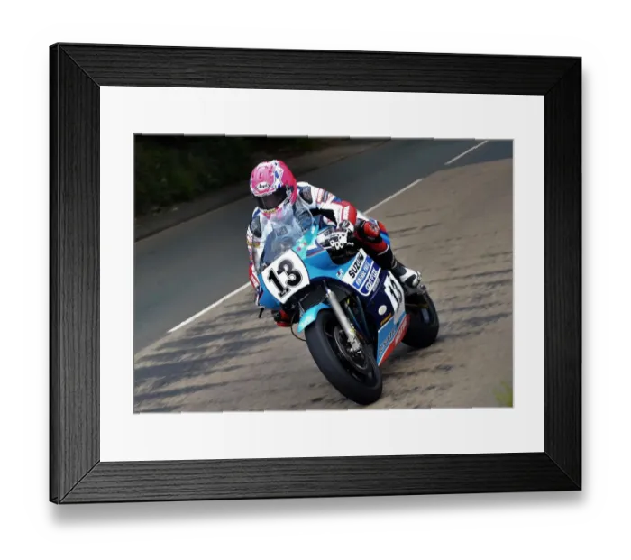 Framed Print : Lee Johnston (Suzuki) 2017 Superbike Classic TT Framed Print : Lee Johnston (Suzuki) 2017 Superbike Classic TT