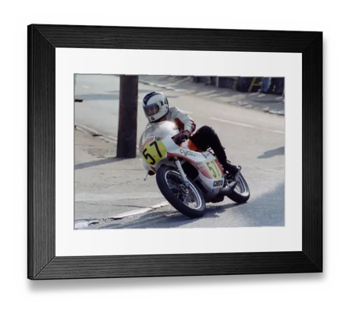 Framed Print : Peter Labuschagne (Yamaha) 1978 Senior TT Framed Print : Peter Labuschagne (Yamaha) 1978 Senior TT