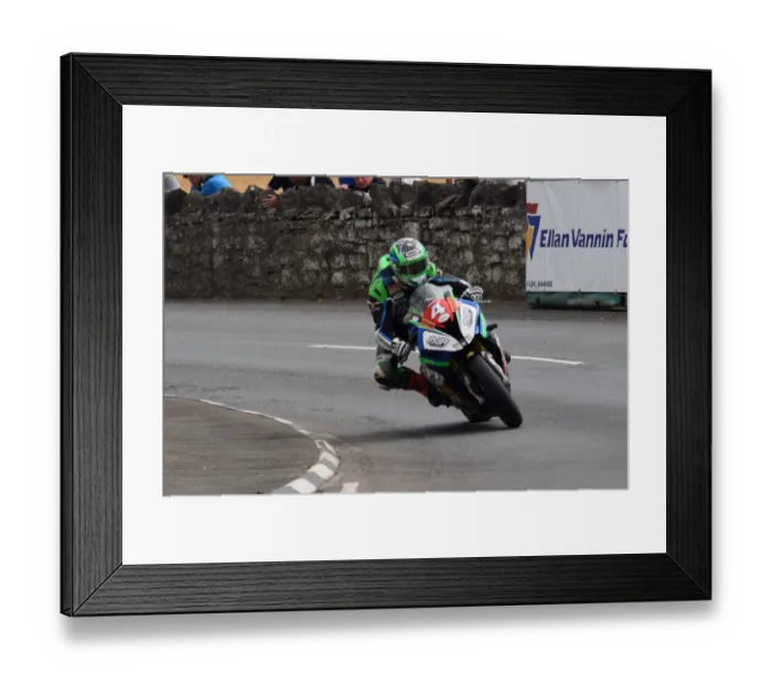Framed Print : Michael Sweeney (BMW) 2018 Southern 100 Framed Print : Michael Sweeney (BMW) 2018 Southern 100