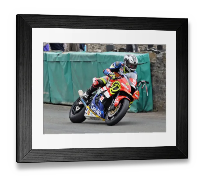 Framed Print : Ivan Lintin (Kawasaki) 2018 Southern 100 Framed Print : Ivan Lintin (Kawasaki) 2018 Southern 100