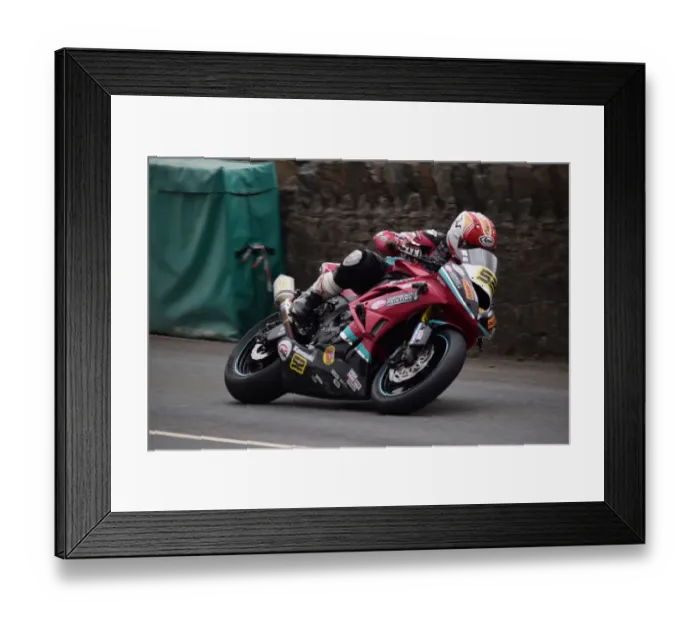 Framed Print : James Cowton (Kawasaki) 2018 Southern 100 Framed Print : James Cowton (Kawasaki) 2018 Southern 100
