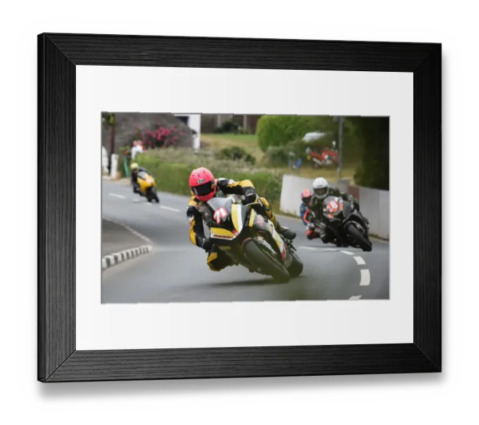 Framed Print : Davy Morgan (BMW) 2018 Southern 100 Framed Print : Davy Morgan (BMW) 2018 Southern 100