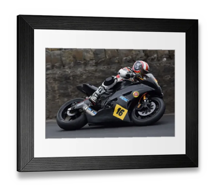 Framed Print : Ben Wylie (Bimota) 2018 Southern 100 Framed Print : Ben Wylie (Bimota) 2018 Southern 100