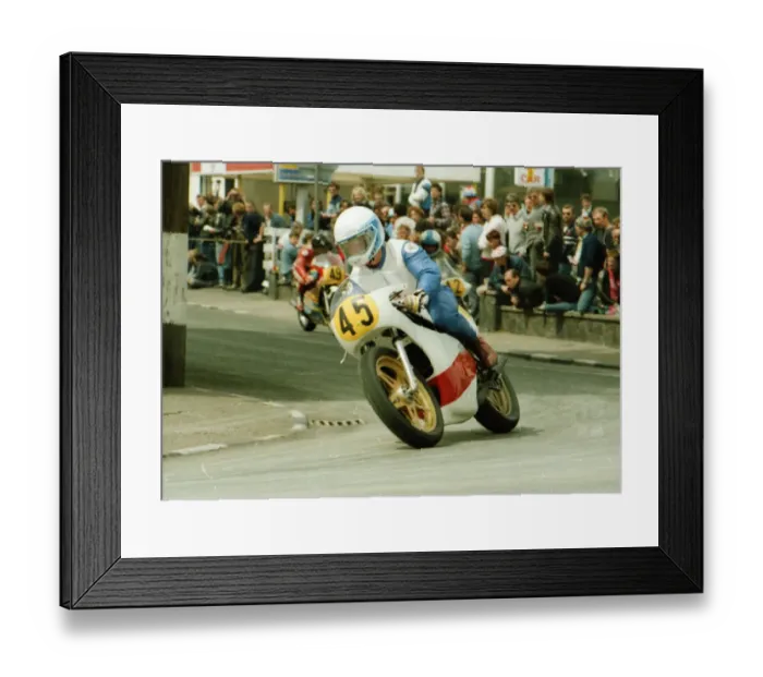 Framed Print : Ricky Burrows (Yamaha) 1984 Senior TT Framed Print : Ricky Burrows (Yamaha) 1984 Senior TT