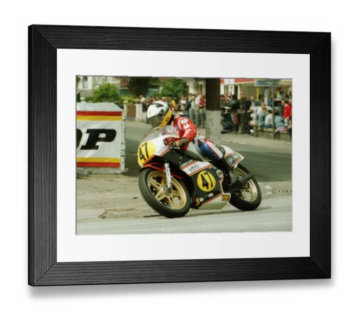 Framed Print : Bob Jackson (Yamaha) 1984 Senior TT Framed Print : Bob Jackson (Yamaha) 1984 Senior TT