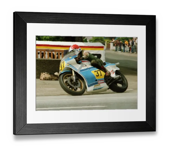 Framed Print : John Stone (Suzuki) 1984 Senior TT Framed Print : John Stone (Suzuki) 1984 Senior TT