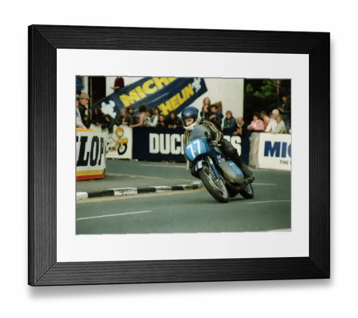 Framed Print : Richard Fitzsimmons (Suzuki) 1984 Historic TT Framed Print : Richard Fitzsimmons (Suzuki) 1984 Historic TT