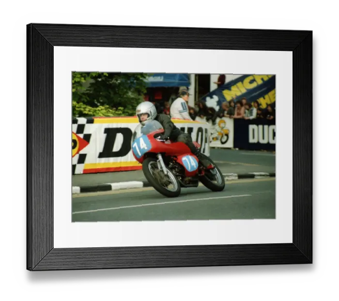 Framed Print : Vin Duckett (Aermacchi) 1984 Historic TT Framed Print : Vin Duckett (Aermacchi) 1984 Historic TT