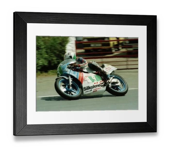 Framed Print : Steve Williams (Fowler Yamaha) 1984 Junior TT Framed Print : Steve Williams (Fowler Yamaha) 1984 Junior TT