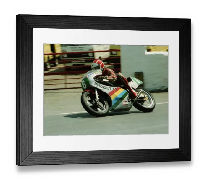 Framed Print : Phil Mellor (Padgett Yamaha) 1984 Junior TT Framed Print : Phil Mellor (Padgett Yamaha) 1984 Junior TT