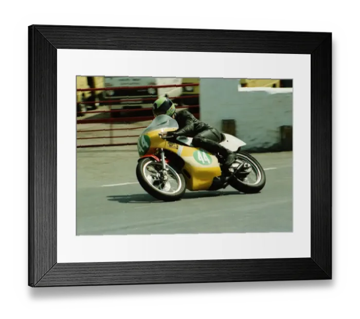 Framed Print : Ken Inwood (Yamaha) 1984 Junior TT Framed Print : Ken Inwood (Yamaha) 1984 Junior TT