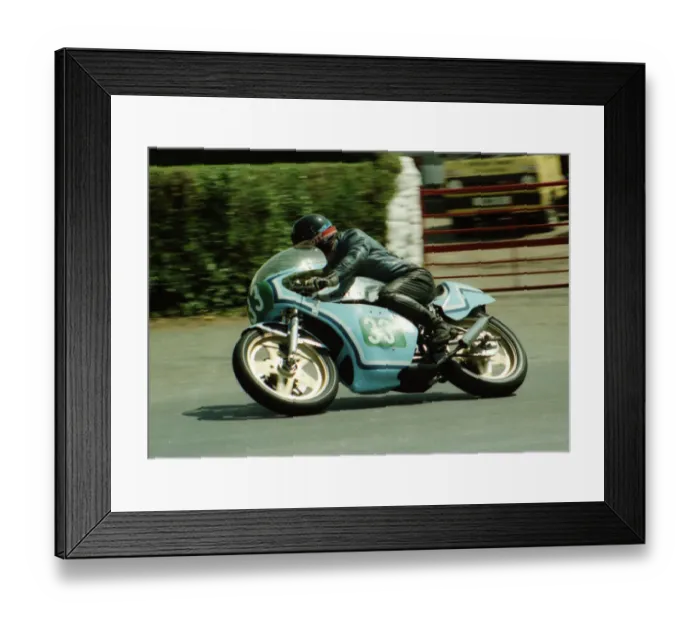 Framed Print : Walter Dawson (Maxton) 1984 Junior TT Framed Print : Walter Dawson (Maxton) 1984 Junior TT