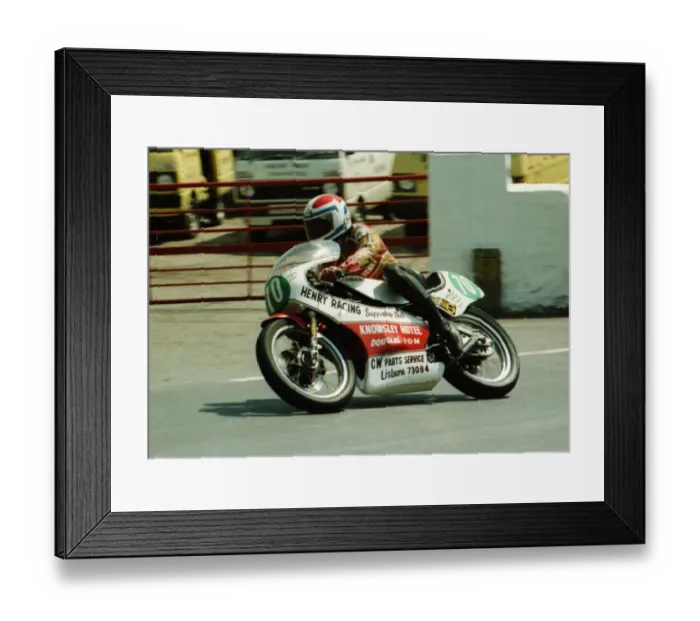Framed Print : Sammy Henry (Yamaha) 1984 Junior TT Framed Print : Sammy Henry (Yamaha) 1984 Junior TT