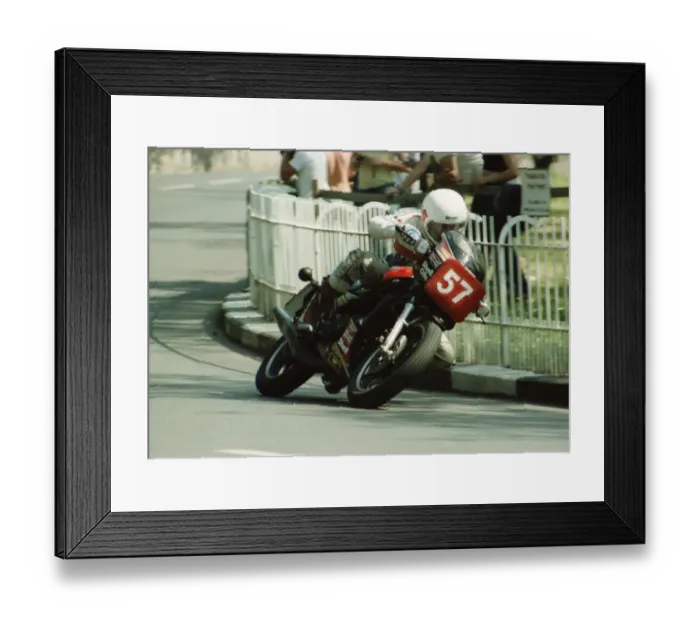 Framed Print : Roger Hurst (Yamaha) 1984 Production TT Framed Print : Roger Hurst (Yamaha) 1984 Production TT